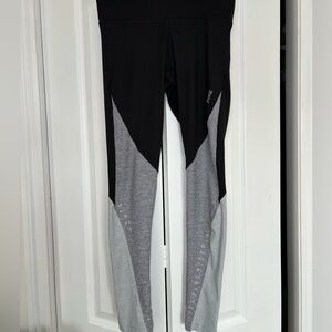 Victoria’s Secret PINK - Super Soft Metallic Iridescent Legging in size S
